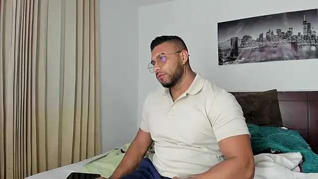 AntonyDAngelo25 online show from February 2026 11:38:02 PM