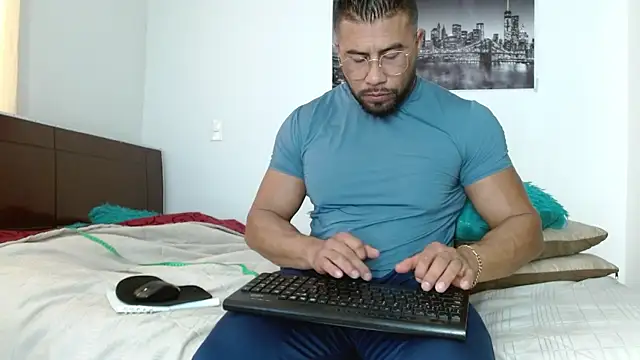AntonyDAngelo25 online show from September 2025 09:26:02 PM