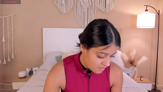 Camila Bustamante online show from May 2026 01:52:01 PM