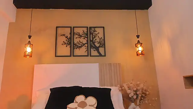 Snapshot of Camila_Bustamante chatting on October 2025 02:17:01 PM Camila Bustamante online show from October 2025 02:17:01 PM