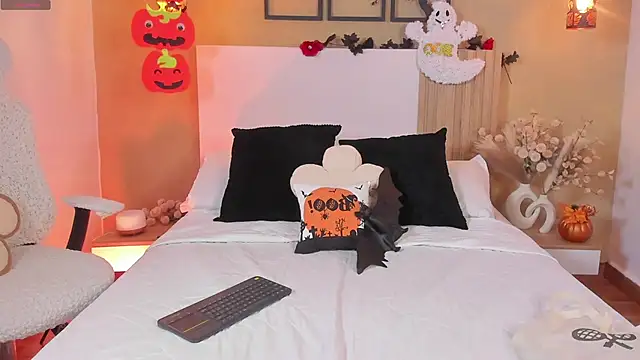 Snapshot of Camila_Bustamante chatting on November 2025 04:01:02 PM Camila Bustamante online show from November 2025 04:01:02 PM