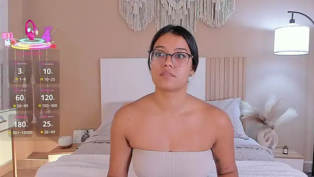 Camila Bustamante online show from June 2026 02:00:02 PM