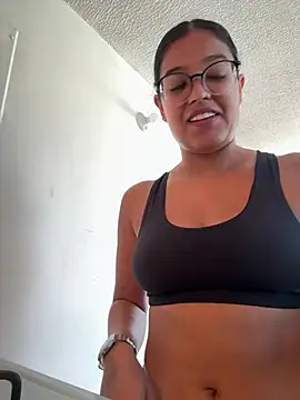 Camila Bustamante online show from July 2026 01:30:02 PM