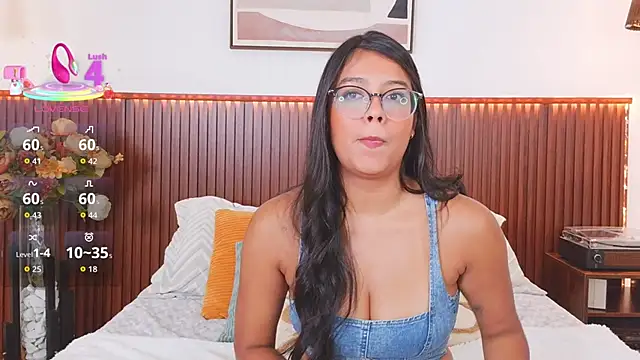 Camila Bustamante online show from April 2026 07:07:02 PM