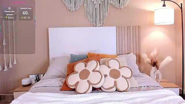 Camila Bustamante online show from April 2026 01:56:01 PM