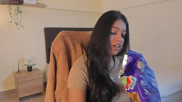 Camila Bustamante online show from June 2026 05:07:01 PM