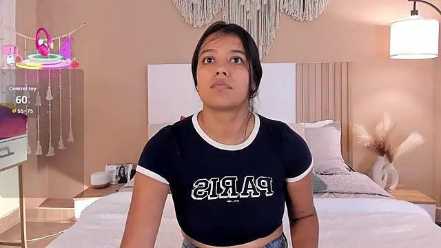 Camila Bustamante online show from April 2026 01:45:02 PM