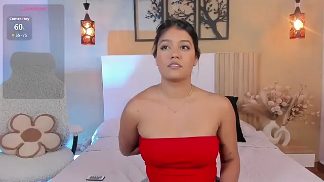 Snapshot of Camila_Bustamante chatting on November 2025 03:23:01 PM Camila Bustamante online show from November 2025 03:23:01 PM