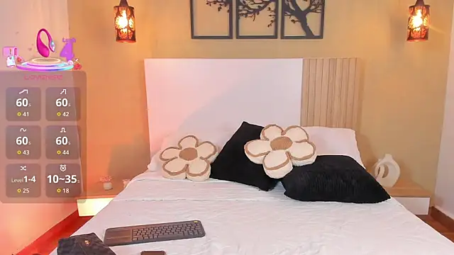 Snapshot of Camila_Bustamante chatting on September 2025 03:19:02 PM Camila Bustamante online show from September 2025 03:19:02 PM