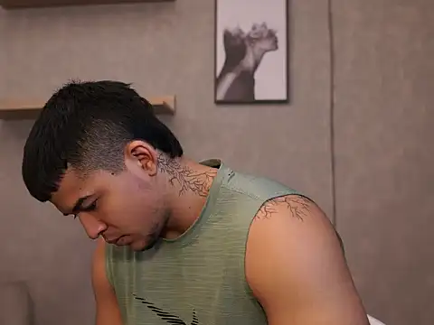 Thiago Valente online show from April 2026 01:15:02 PM