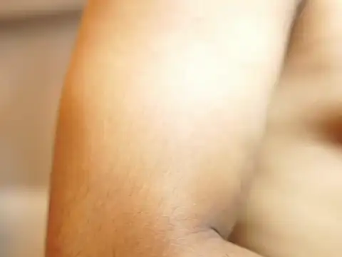 Thiago Valente online show from November 2025 01:04:01 PM