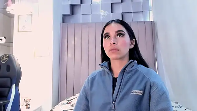 Snapshot of CandySays chatting on October 2025 12:17:02 PM CandySays online show from October 2025 12:17:02 PM