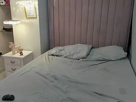 Snapshot of CandySays chatting on October 2025 11:53:01 AM CandySays online show from October 2025 11:53:01 AM