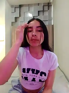 Snapshot of CandySays chatting on November 2025 11:55:01 AM CandySays online show from November 2025 11:55:01 AM