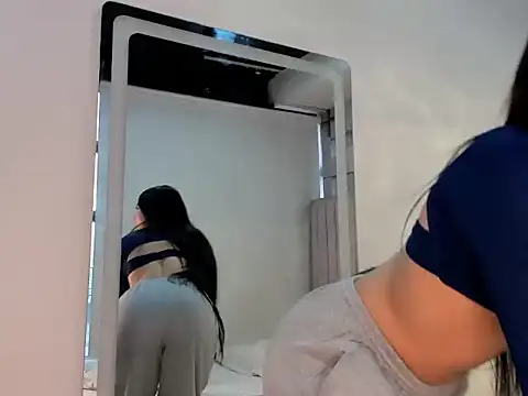 Snapshot of CandySays chatting on October 2025 11:31:02 AM CandySays online show from October 2025 11:31:02 AM