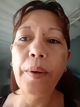 marinita13 online show from February 2026 01:00:01 PM