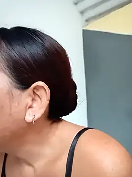 marinita13 online show from February 2026 02:08:01 PM