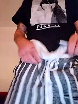 Snapshot of M6I6K6E@xh chatting on December 2025 03:17:01 PM M6I6K6Exh online show from December 2025 03:17:01 PM