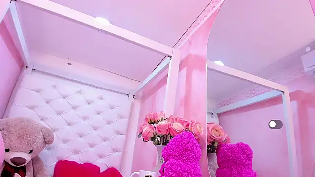 samantamilk6 online show from October 2025 05:35:02 PM