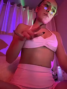 Ellie lowell online show from April 2026 04:14:01 AM