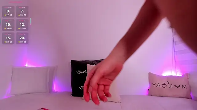 Ellie lowell online show from September 2025 06:58:02 PM