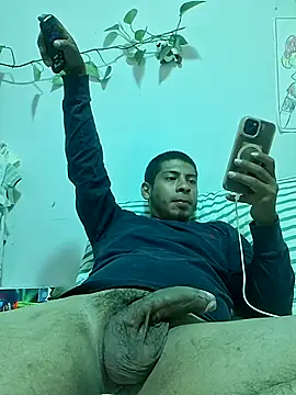 UsaGuy76 online show from May 2026 01:46:01 AM