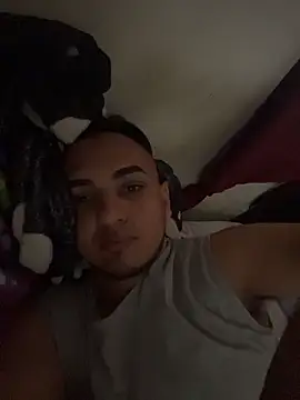 Alejand276765 online show from October 2025 05:25:01 PM