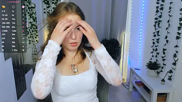 LanaRoselle online show from July 2026 07:11:01 PM