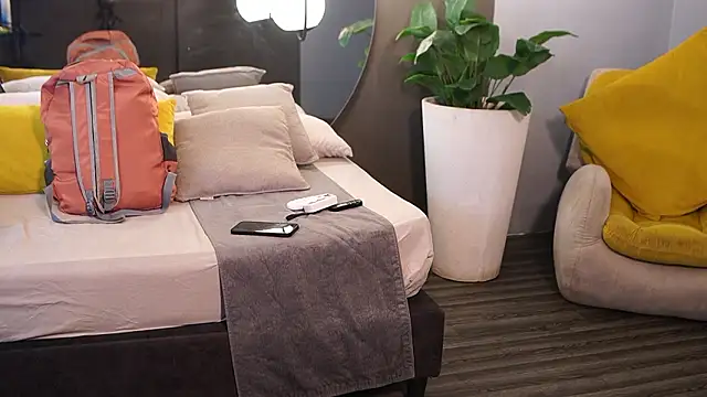 Ariaa Isabell online show from March 2026 06:26:02 PM