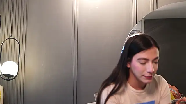 Ariaa Isabell online show from March 2026 06:34:01 PM