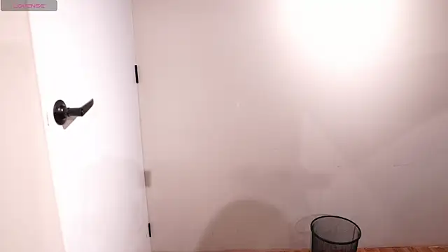 Ariaa Isabell online show from October 2025 06:07:01 PM