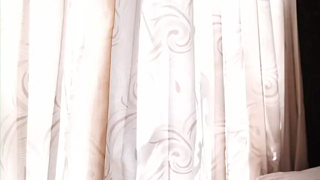 Ariaa Isabell online show from December 2025 07:02:01 PM