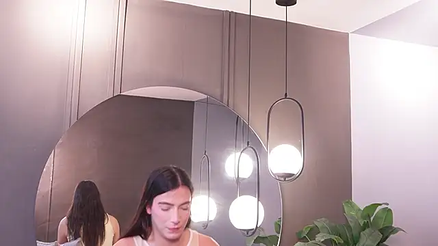 Ariaa Isabell online show from April 2026 06:36:02 PM