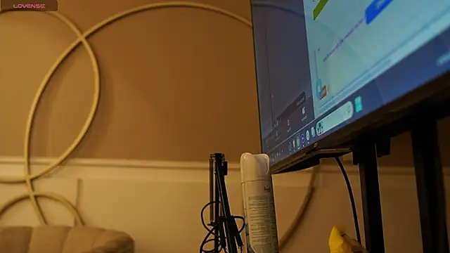 Ariaa Isabell online show from November 2025 06:45:02 PM