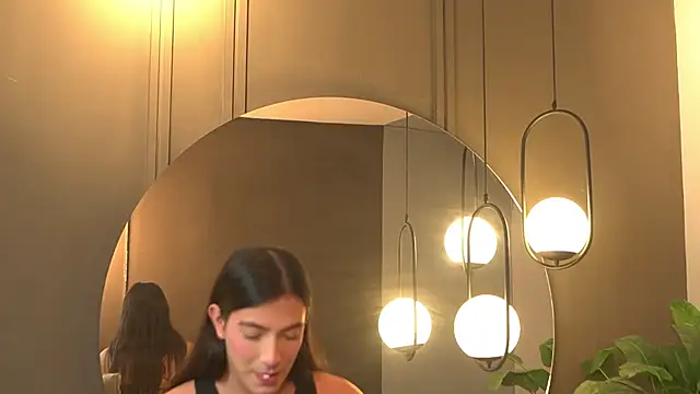 Ariaa Isabell online show from April 2026 06:59:02 PM