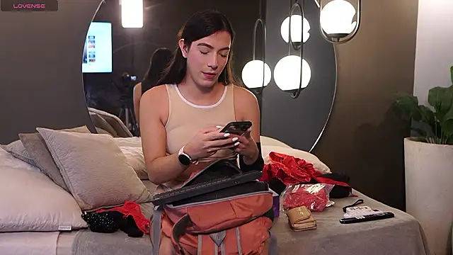 Ariaa Isabell online show from February 2026 06:27:01 PM