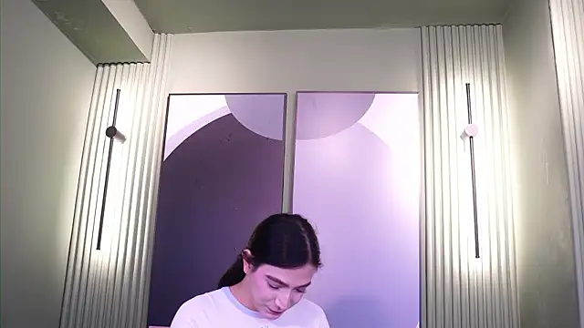 Ariaa Isabell online show from July 2026 01:11:01 PM