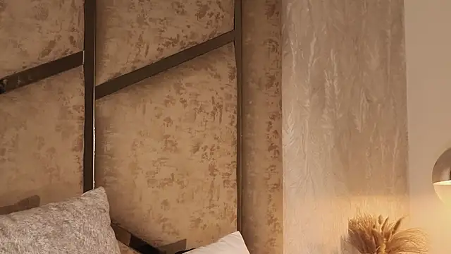 scarlethlux online show from December 2025 06:17:02 AM