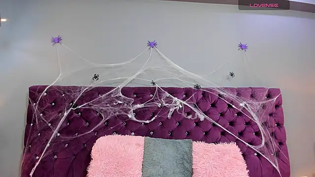 RedAngel1- online show from October 2025 05:13:02 PM