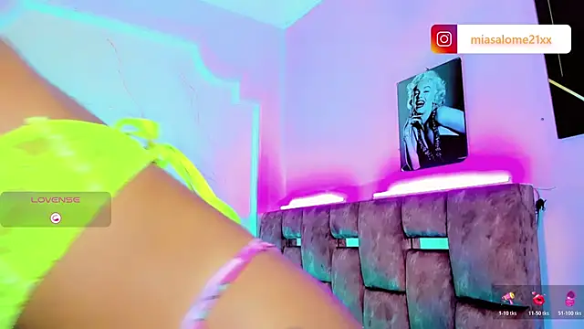 LADY-HOT-SEXY- online show from November 2025 04:00:02 AM