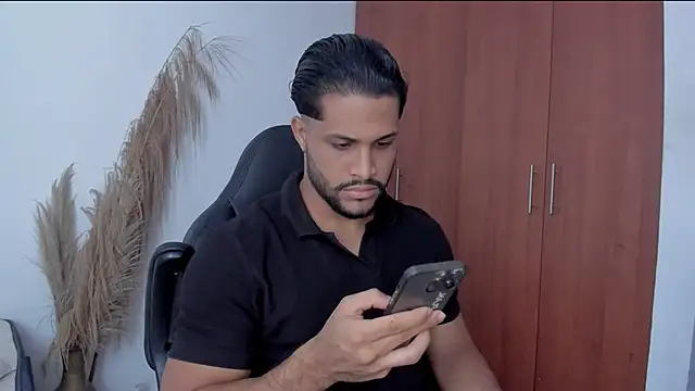 Snapshot of Pier_Simons chatting on June 2026 04:56:02 PM Pier Simons online show from June 2026 04:56:02 PM