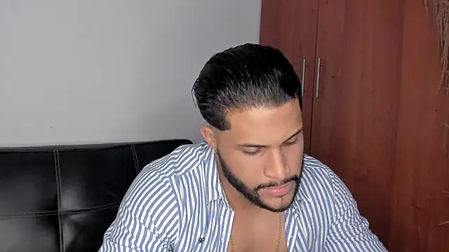 Pier Simons online show from November 2025 07:46:01 AM