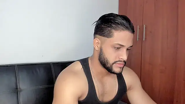 Pier Simons online show from October 2025 07:06:02 AM