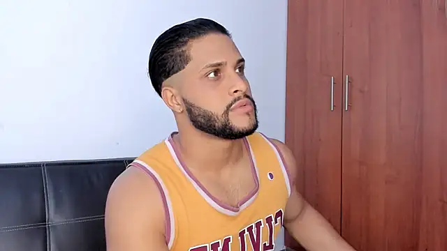 Pier Simons online show from November 2025 03:26:01 PM