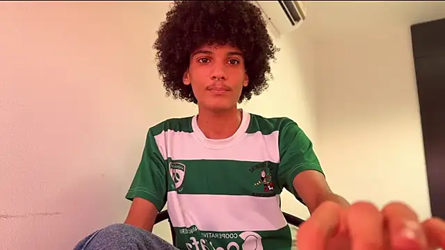 Max Rain online show from October 2025 08:06:02 PM