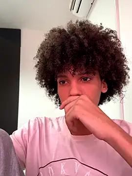 Max Rain online show from November 2025 07:19:02 PM