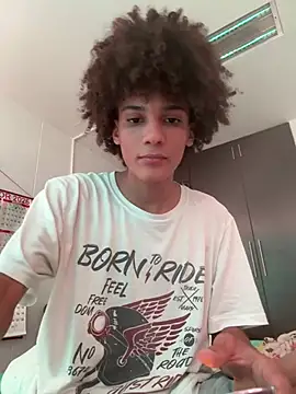 Max Rain online show from April 2026 06:25:02 PM