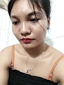 Duyen02 online show from October 2025 05:25:03 PM