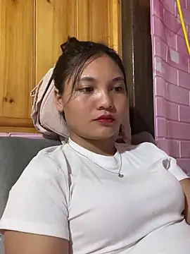 Duyen02 online show from October 2025 06:37:01 AM