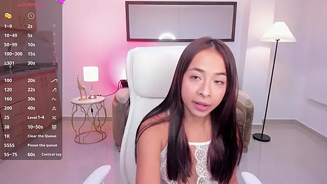 July Adams online show from October 2025 03:33:02 AM
